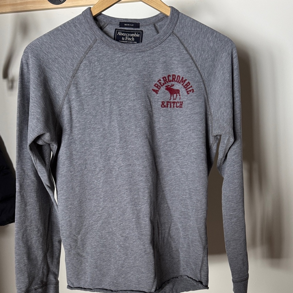 Abercrombie & Fitch Heather Gray Long Sleeve Tee
